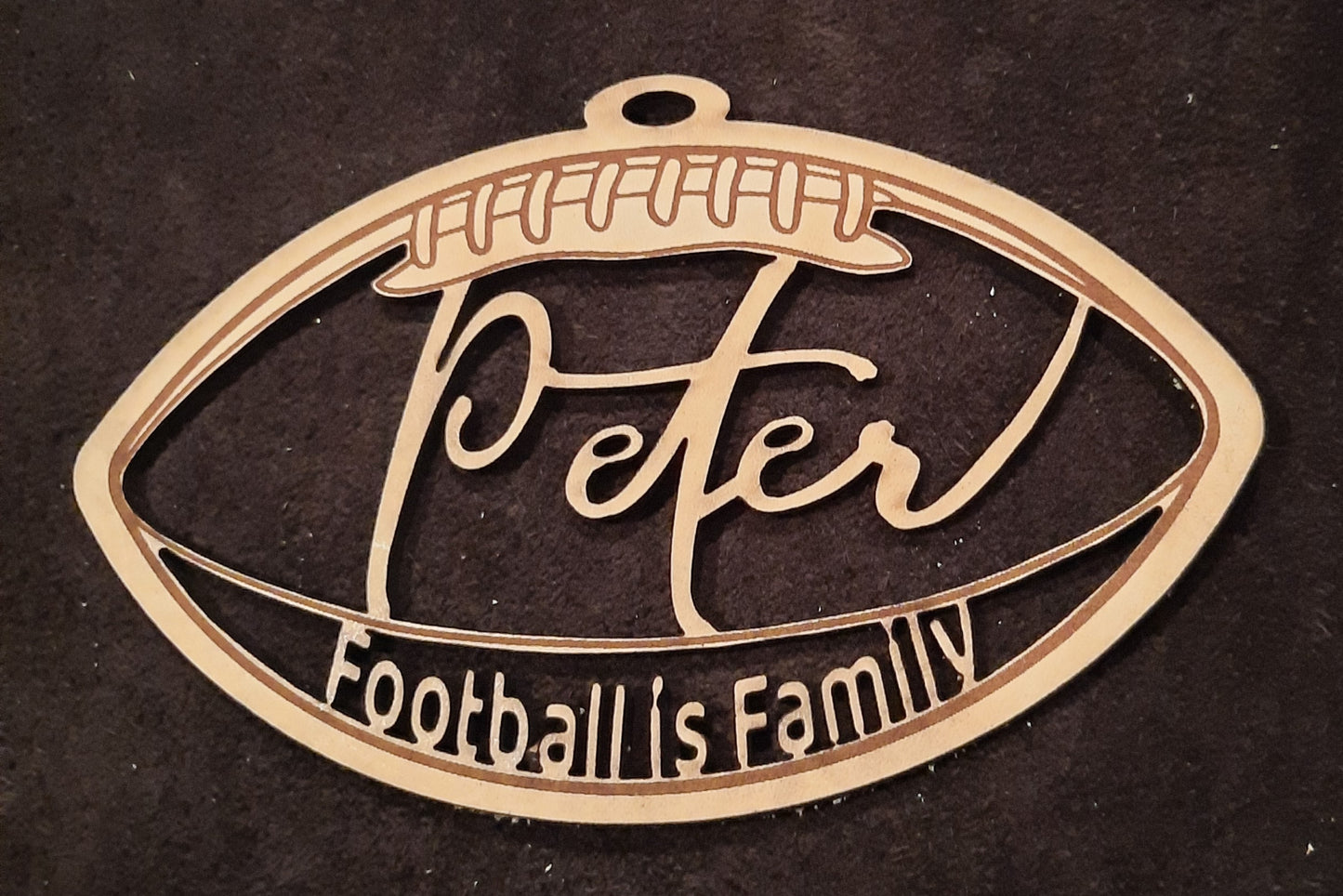 Leder-Football - personalisiert, als Deko für Auto, Fenster oder als Christbaum-Schmuck
