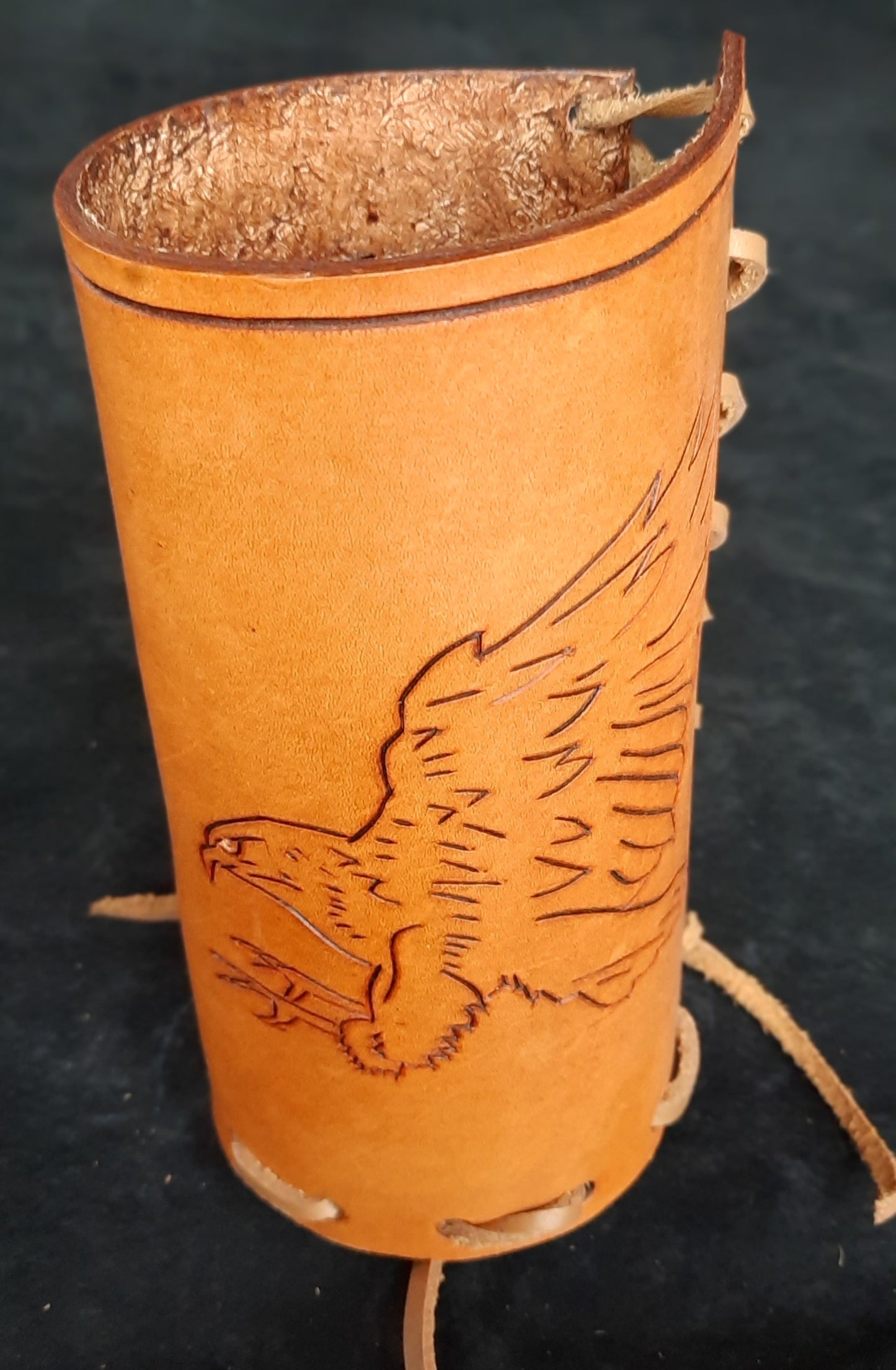 Trinkflaschenhalter – Adlerkopf – schnell und flexibel anpassbar