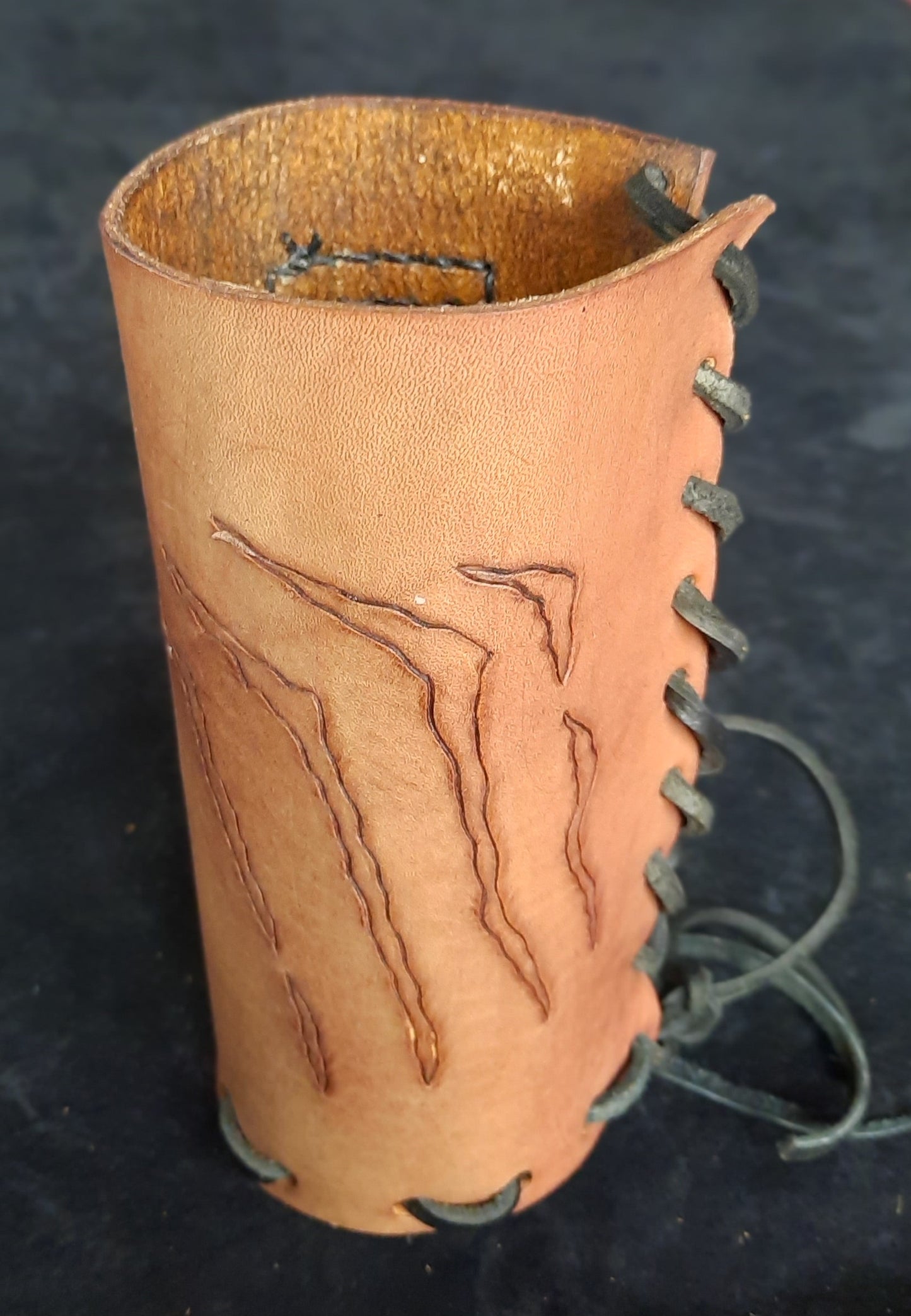 Trinkflaschenhalter – Krallen-Spuren – schnell und flexibel anpassbar