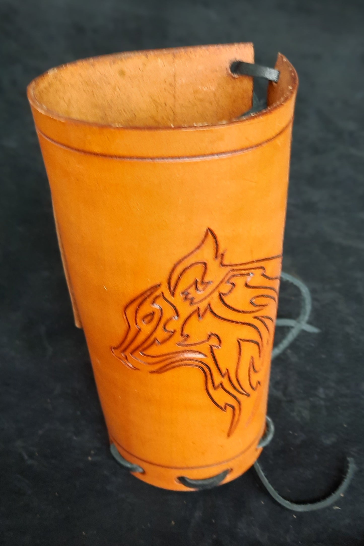 Trinkflaschenhalter – Wolf im Silhouetten-Look – schnell und flexibel anpassbar