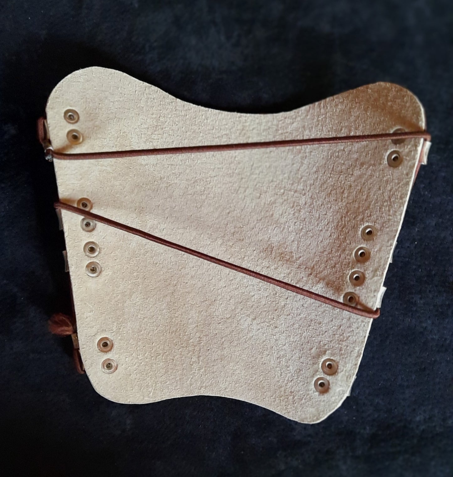 Armschützer - mit 4 Greifvogel-Motiven