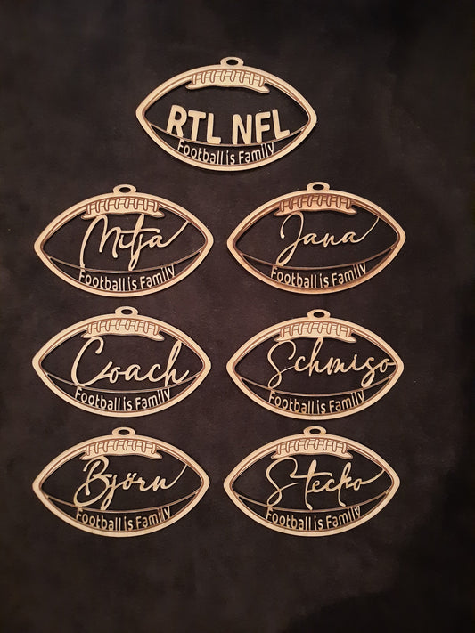 Leder-Football - personalisiert, als Deko für Auto, Fenster oder als Christbaum-Schmuck