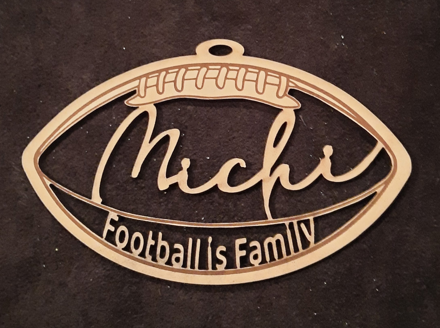Leder-Football - personalisiert, als Deko für Auto, Fenster oder als Christbaum-Schmuck