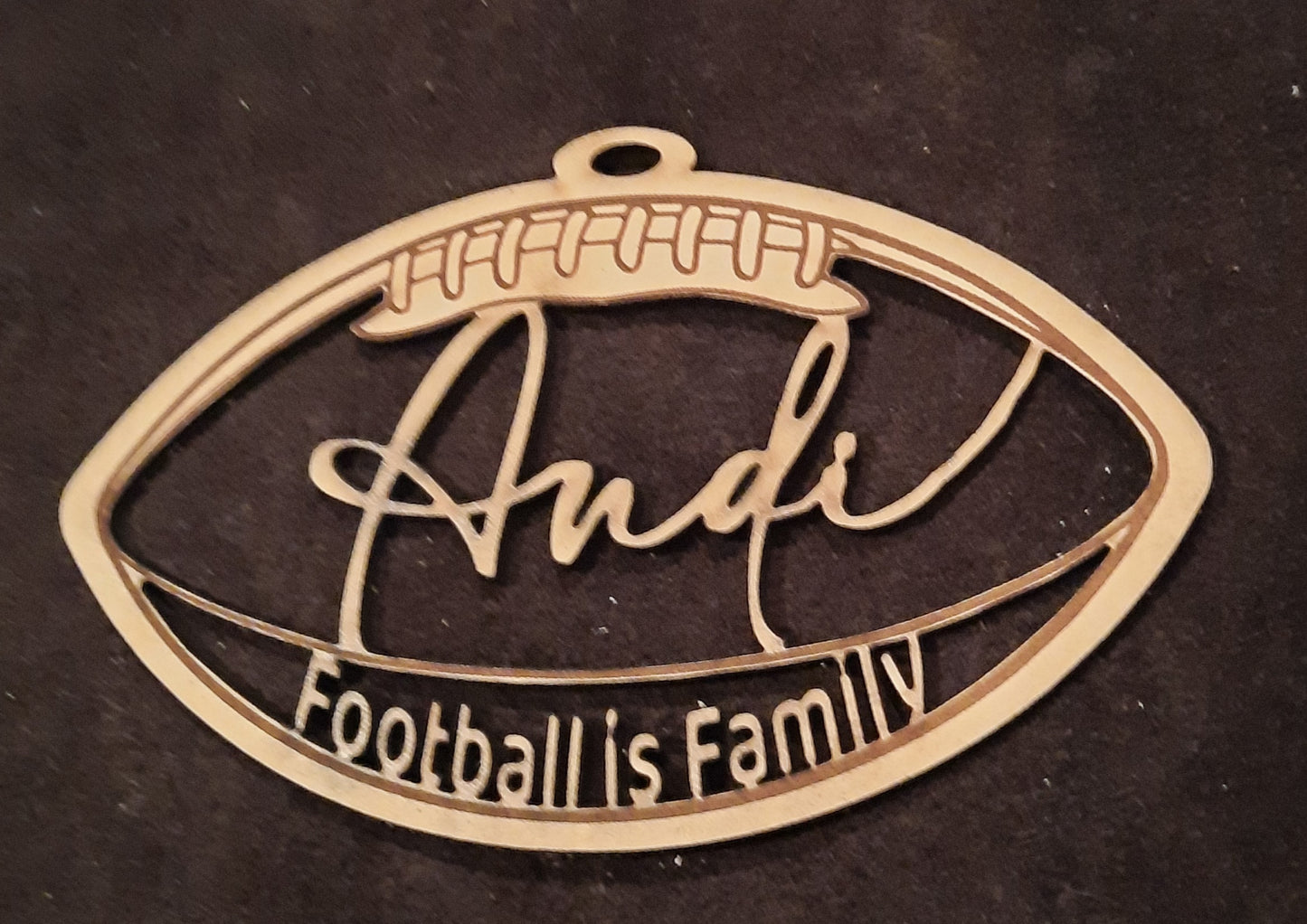 Leder-Football - personalisiert, als Deko für Auto, Fenster oder als Christbaum-Schmuck