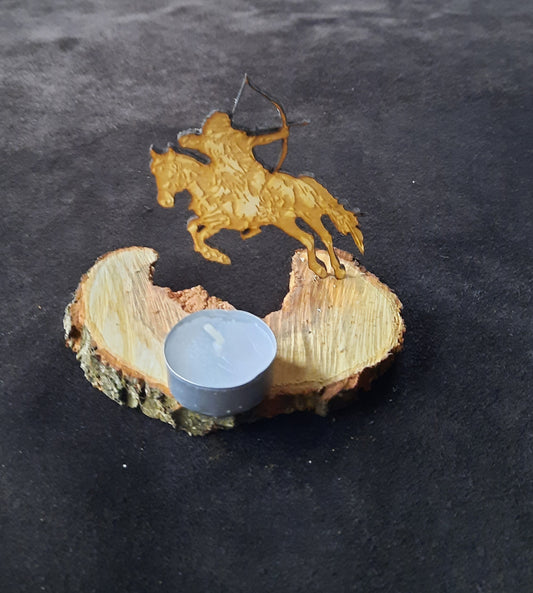 Holz-Skulptur - "Bogenschütze zu Pferd, beim Schuss"