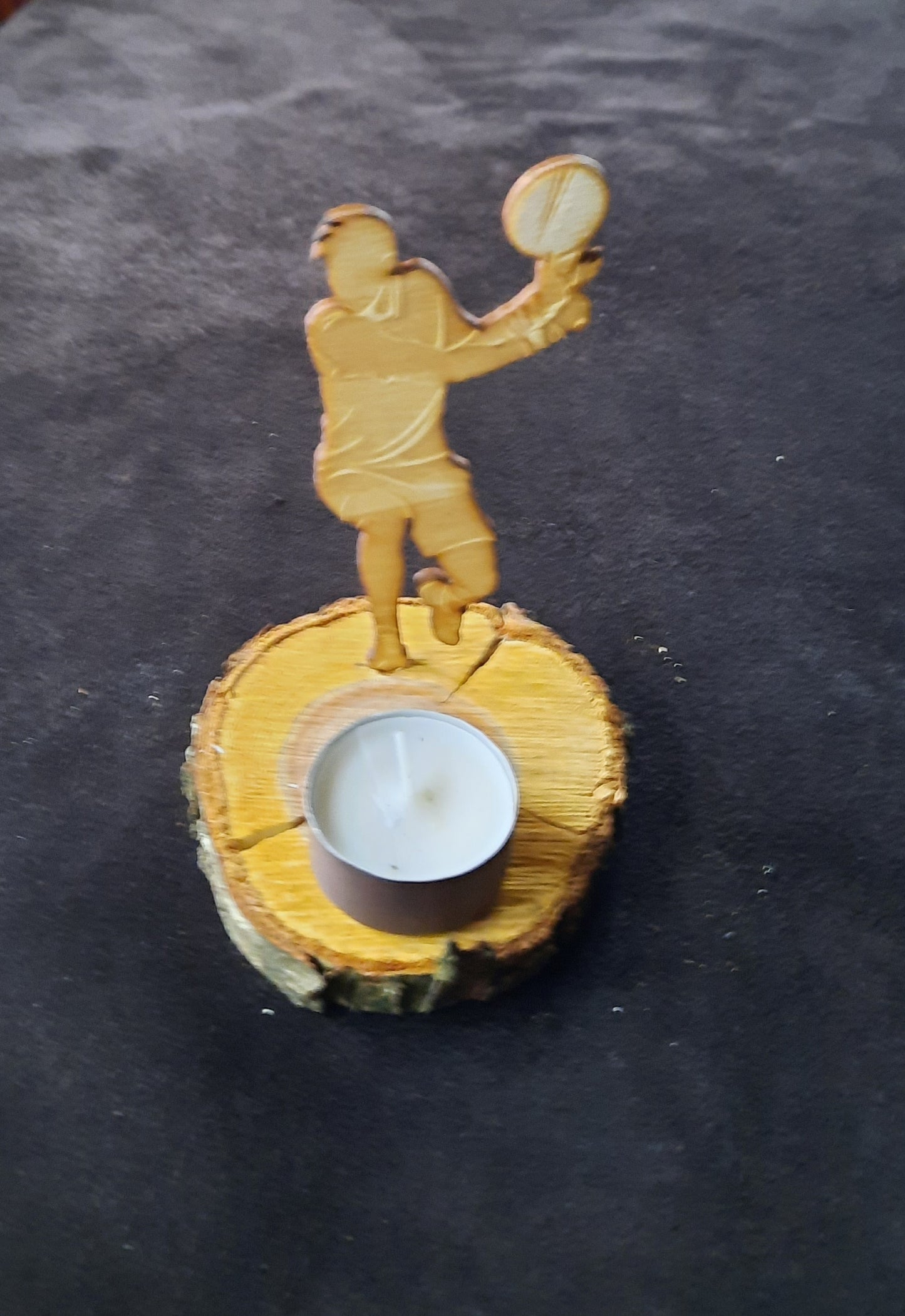 Holz-Skulptur - "Tennis-Spieler beim Rückhand-Schlag"