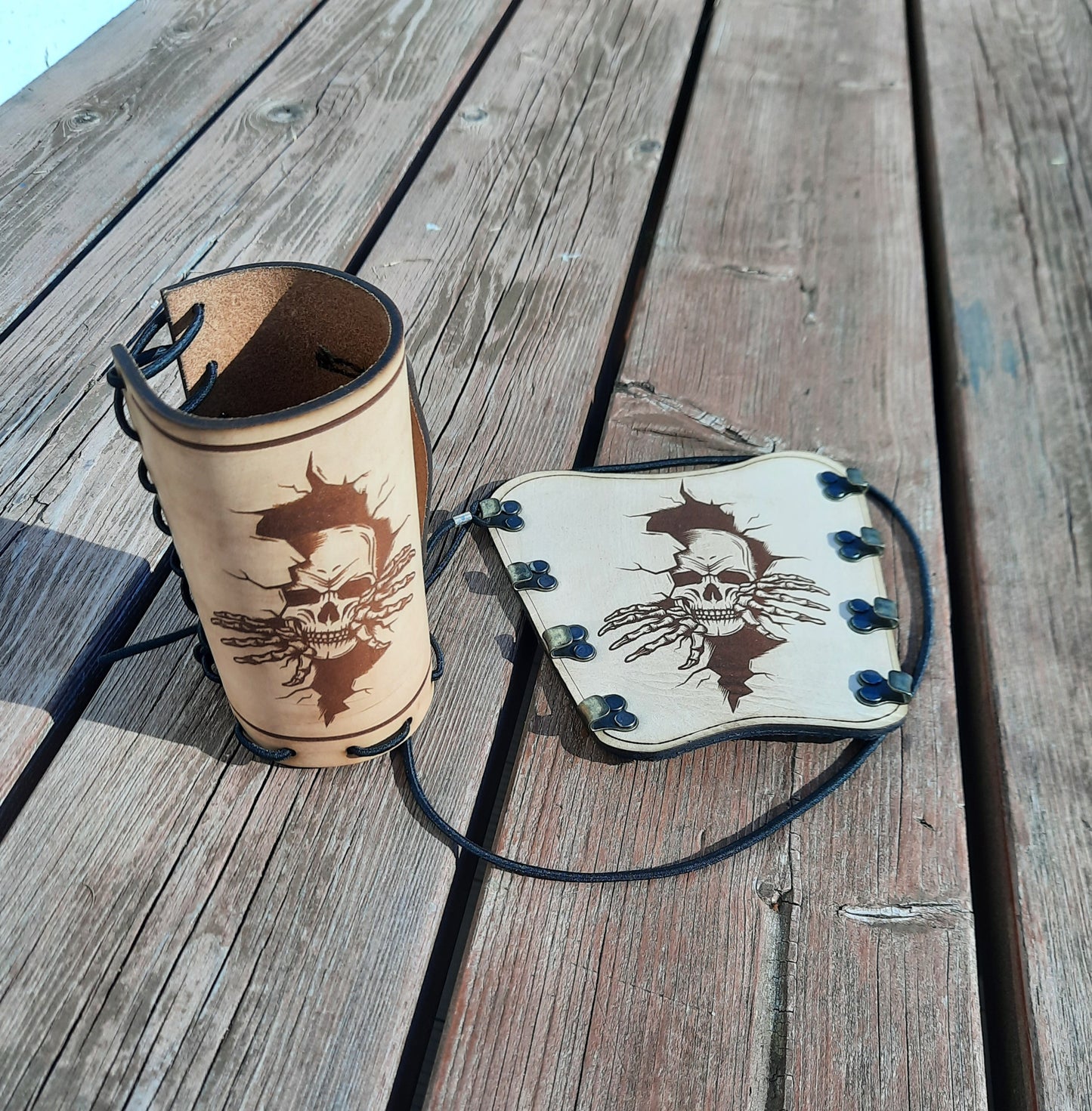 Creeper-Motriv - Armschutz helles, unbehandeltes Leder