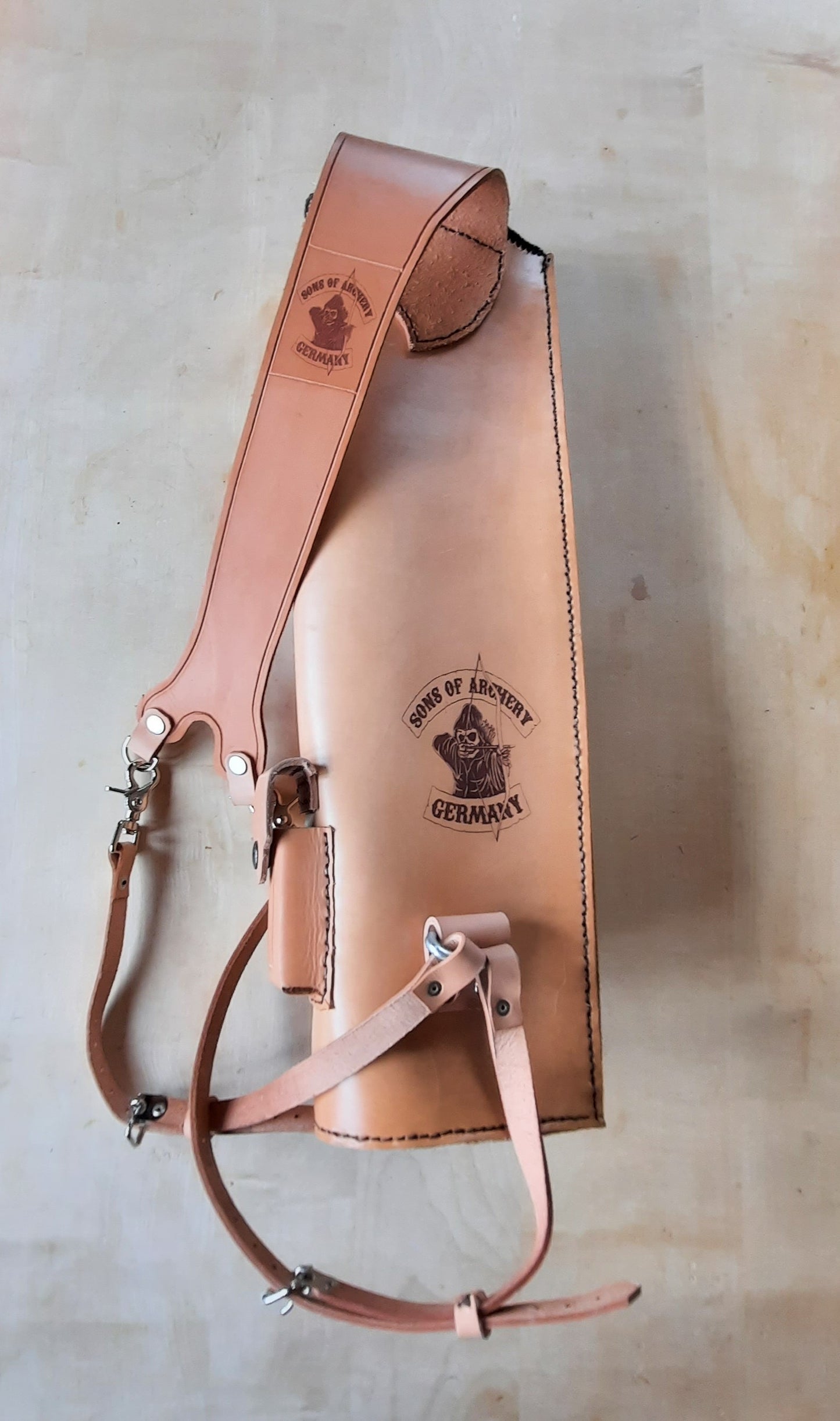 Sons of Archery - Rückenköcher mit 3-Punkt-Fixierung